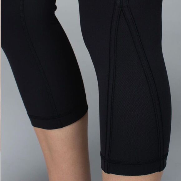Lululemon Up The Pace Crop 6 - Picture 3 of 14